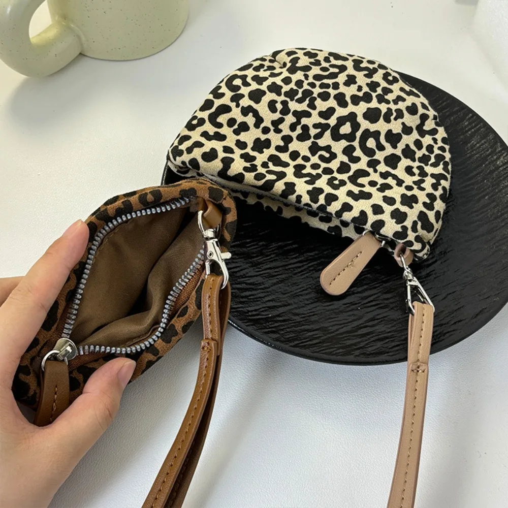 

Fashion Suede Fabric Hanging Neck Bag with Lanyard Mini Storage Bag Leopard Print Shoulder Crossbody