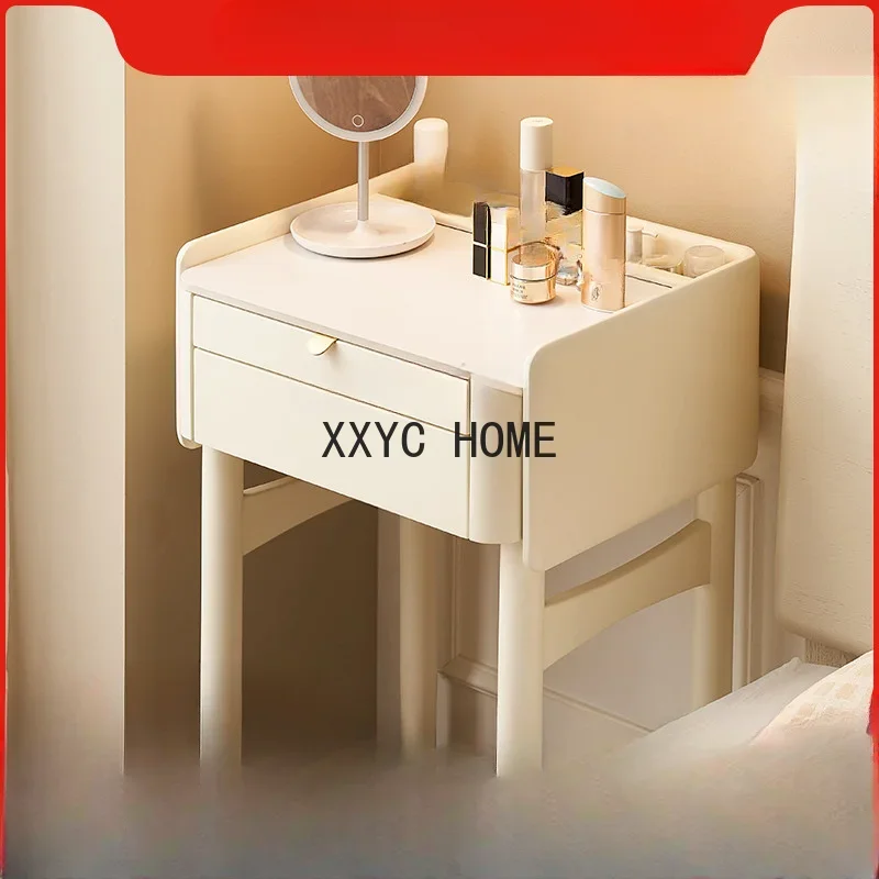 خزانة تخزين طاولة مكياج صغيرة لغرفة النوم مصنوعة من الخشب الصلب باللون الأبيض الكريمي