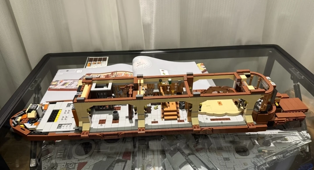 The new 3942PCS Desert Luxury Sailing Ship, a large, assembly-required puzzle piece, makes an excellent birthday/holiday gift.