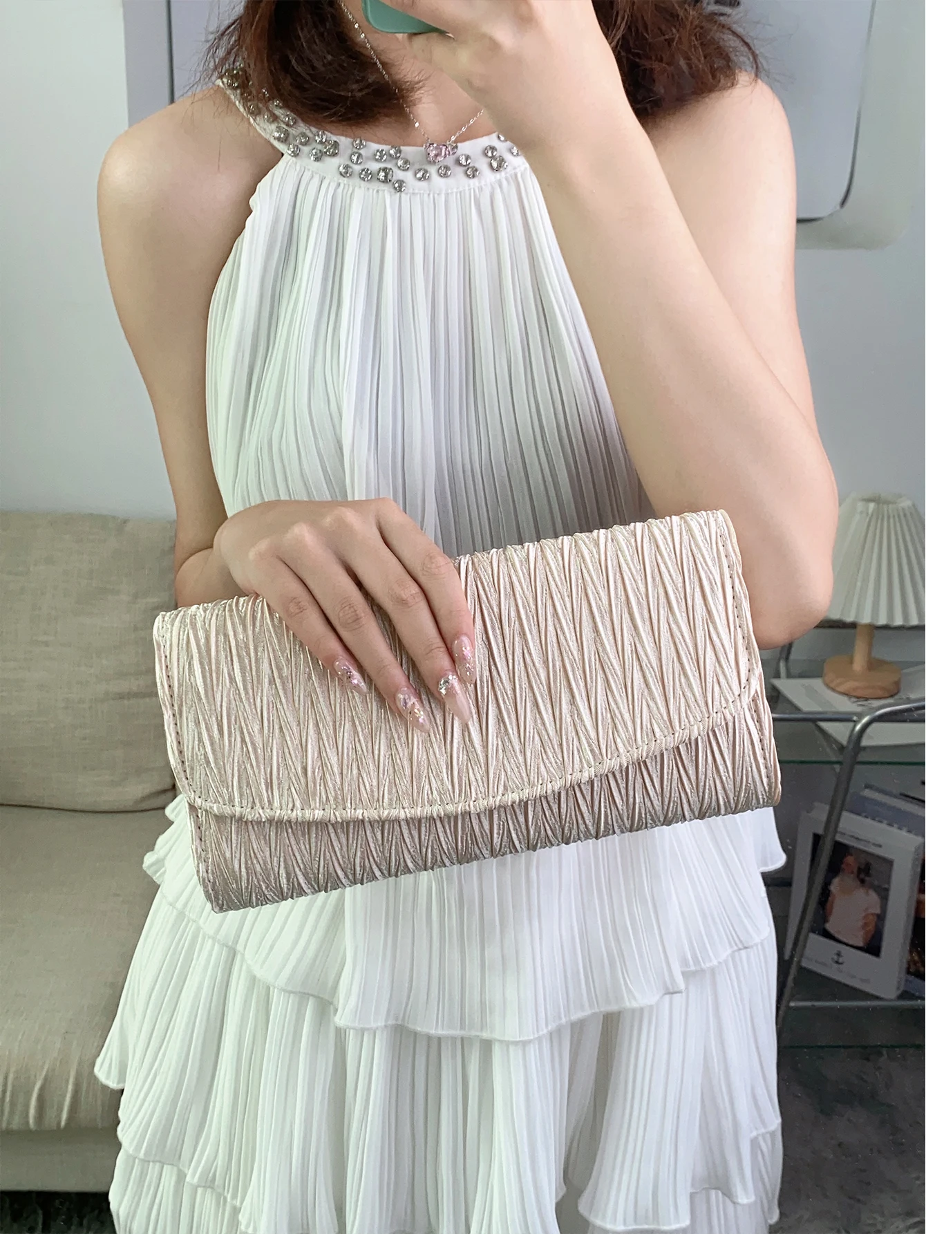 Silk pleated dinner handbag, dance and party women's fashionable shoulder bag, women's elegant and fashionable wallet