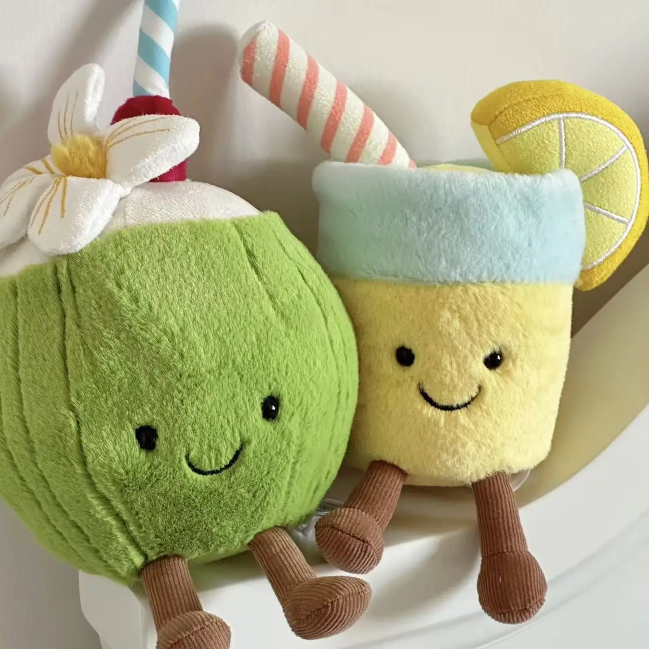 لطيف جوز الهند الليمون دمية الماء على ظهره الديكور Kawaii أفخم المفاتيح لعبة حقيبة بنقوش كرتونية قلادة صديقة عطلة مفاجأة هدية