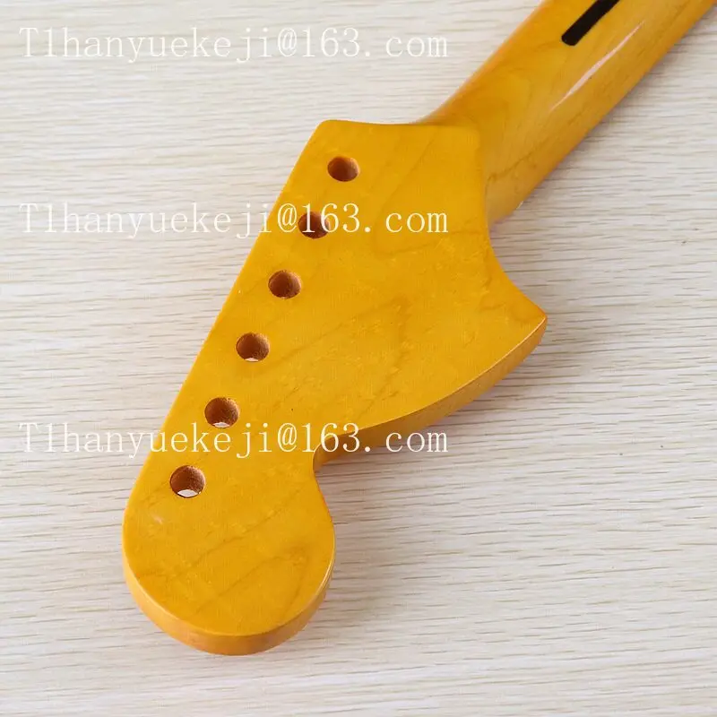 

Suitable for electric guitar neck 6-string 22-fret large head guitar neck plus maple glossy yellow back center line handle