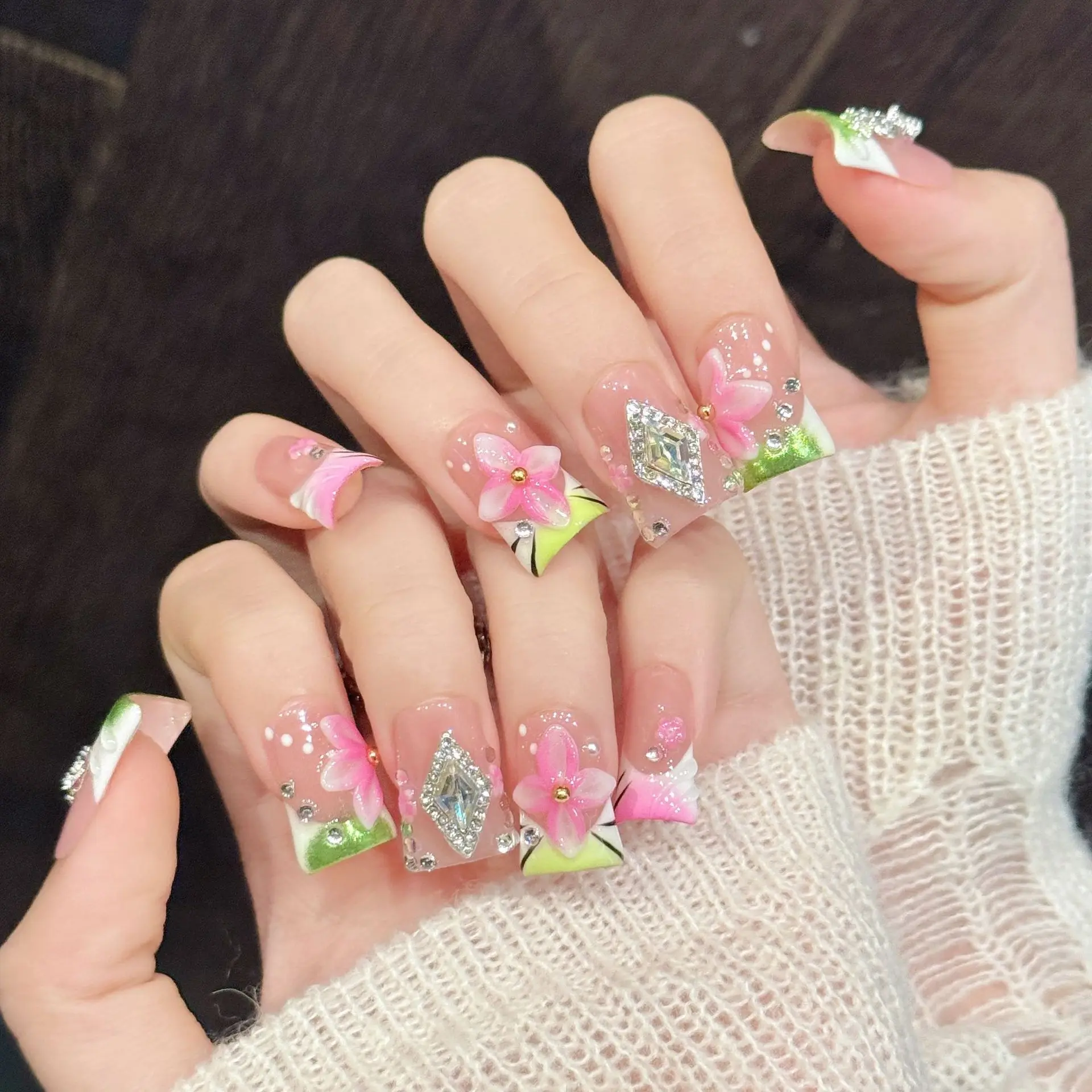 10Pcs Glitter Diamond Stick on Nail Sets Summer Sweet Flower Press on Fake Nails Tips French Head Duck Bill Style Art False Nail