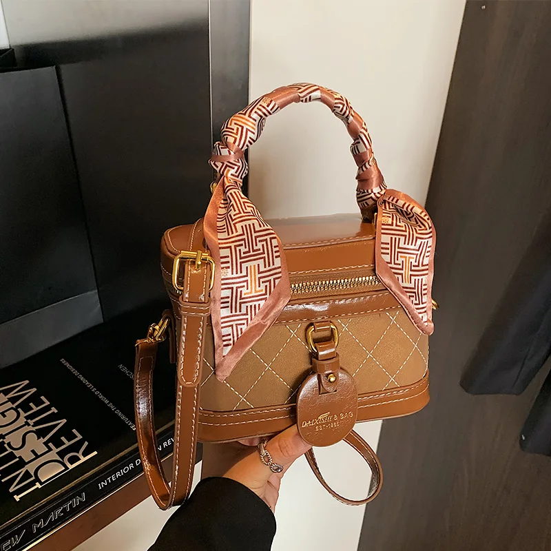 

Мини-сумка через плечо для женщин. Дизайнерская сумка и кошелек. Модная сумка на плечо из искусственной кожи. Мини-коробка для губной помады. Трендовый дневной клатч.