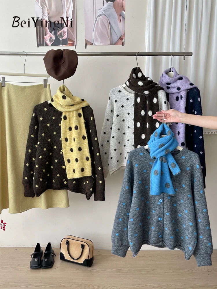 

Beiyingni 2025 осень-зима женские кардиганы + шарф комплект из 2 предметов корейские свободные пуговицы ленивый трикотаж пальто женский свитер в горошек