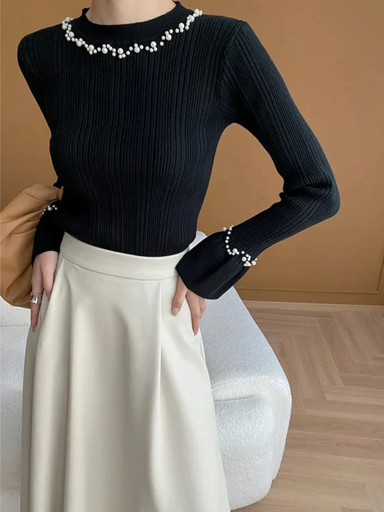 เสื้อไหมพรมแขนบาน แฟชั่นประดับมุก คอกลม เสื้อแขนยาวผู้หญิง รุ่นใหม่ ฤดูใบไม้ร่วง 2025 ทรงเข้ารูป เสื้อสเวตเตอร์ถัก