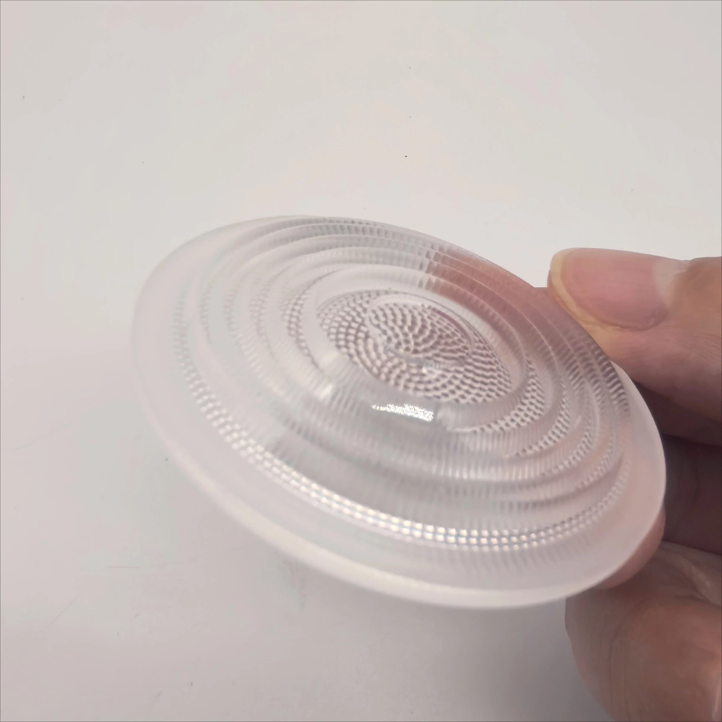 PMMA Anti-Glare Fresnel Lens Diameter 43 50 60 69 75mm LED Focus Lens for Track Light COB CREE XPE 2835  3030 Ultrathin