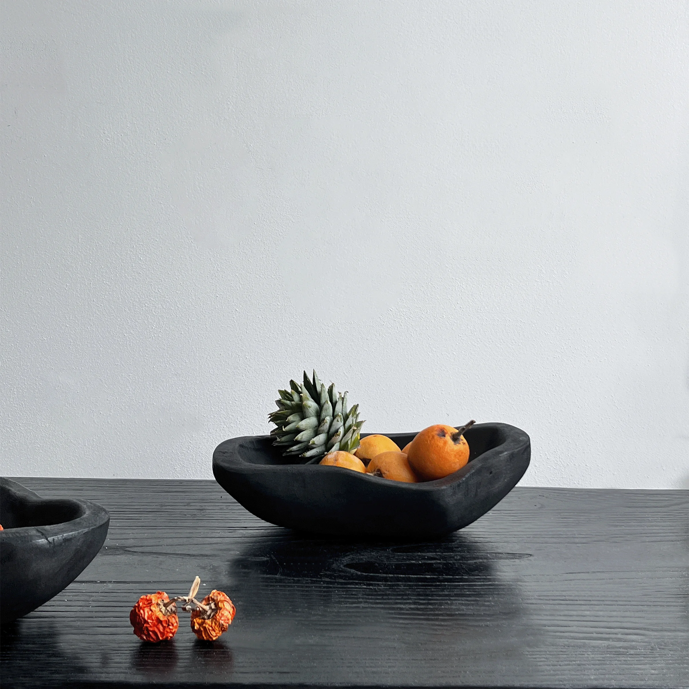 Solid Wood Tray Black Curved Hotel Desktop Fruit Snack Tray Plate Small Entrance Storage Tray Cosmetics Storage Container Dishes