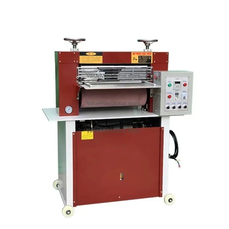 Verarbeitungsmaschine für Ledergürtel – Funktion zur Rollenbeschichtung und Musterprägung