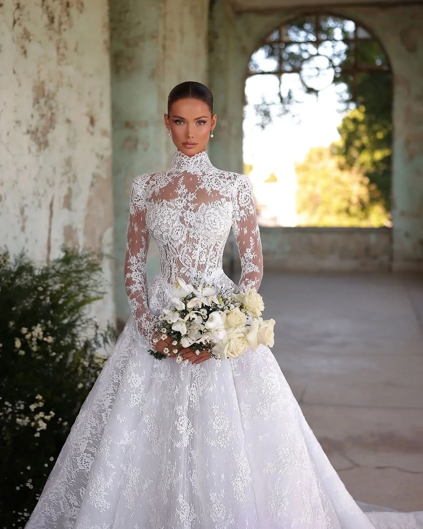 

Modest Lace A Line Wedding Dress Elegant Illusion Sleeve Bridal Dress Sweep Train Customized vestidos de novia
