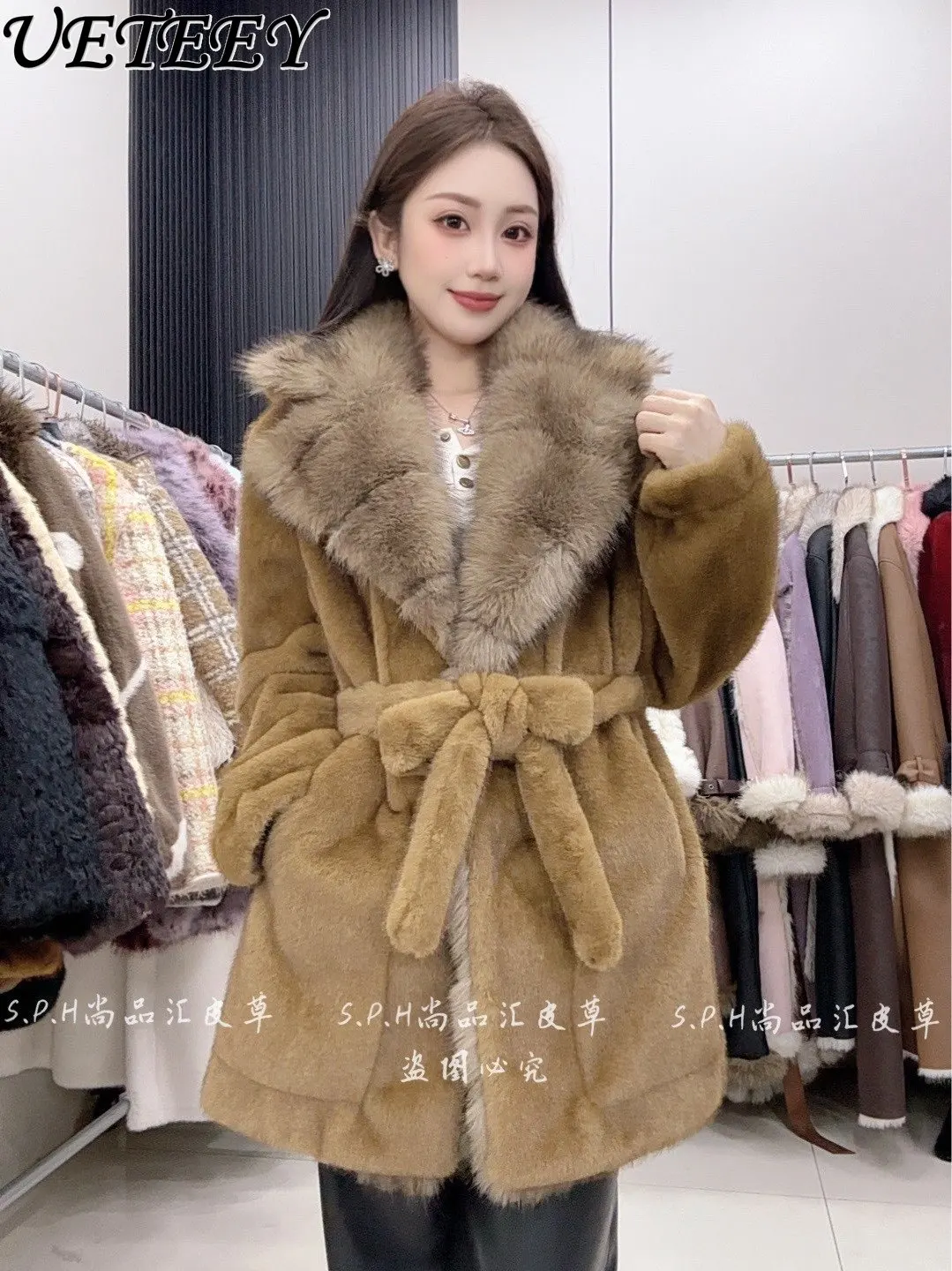 Nowy damski płaszcz z imitacji futra, średniej długości, sznurowany, zimowy, modny, elegancki, uniwersalny, z dużym futrzanym kołnierzem, kurtka, okrycie wierzchnie.