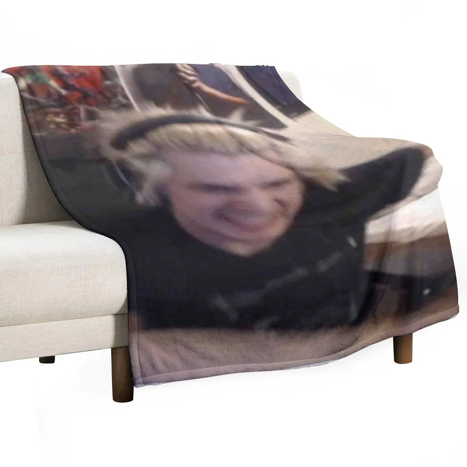 xQc SIX CONSOLES, TEN COMPUTERS Throw Blanket Decorative Sofas Loose Softest Sofa Blankets For Bed Thermals For Travel Blankets