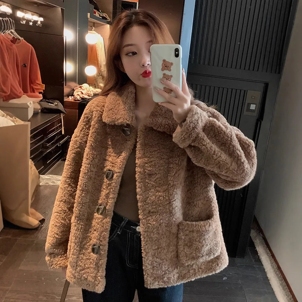 

Lamb Wool Jacket Winter Coat Woman Elastic Elements Stretchy Components Flexible Features Movement Friendly Comfort Focused Easy