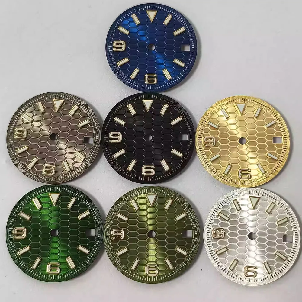 

Watch Dial 28.5mm Gold Nails Sunburst Dial NH35 for NH35/NH36/4R/7S Movement Single Calendar Green Luminous Watch Face Parts