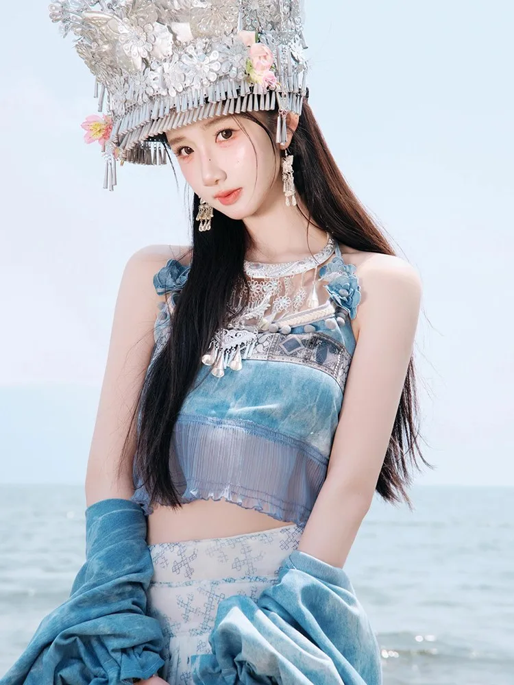 

A and charming ethnic costume for women halter coat light flowing long dress new photography experience