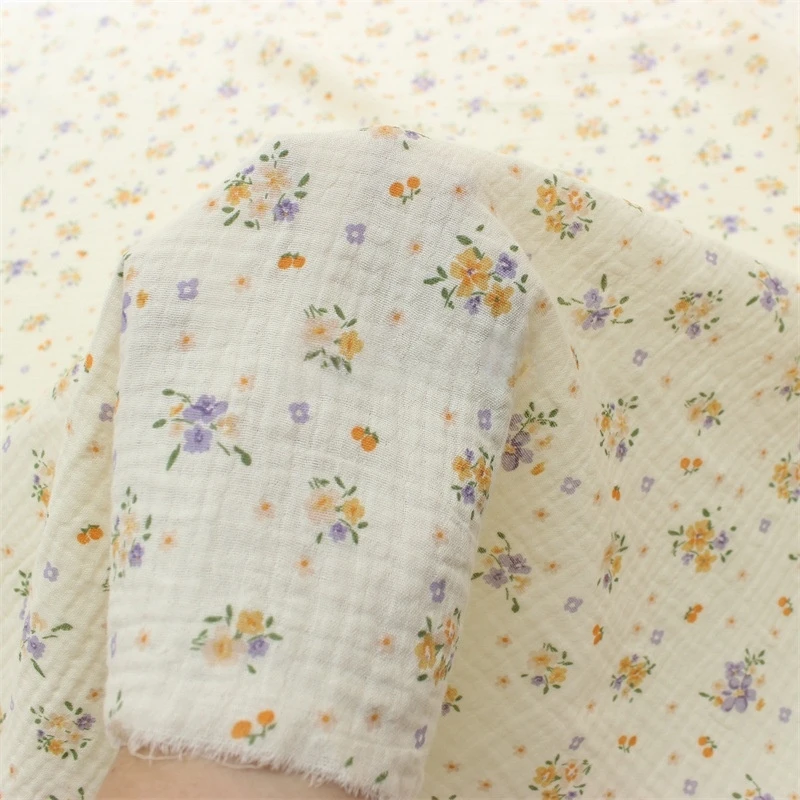 135x50cm nueva gasa de doble capa fondo amarillo pequeño Floral tela crepé de algodón para bebé, para dormir pijamas tela de costura infantil