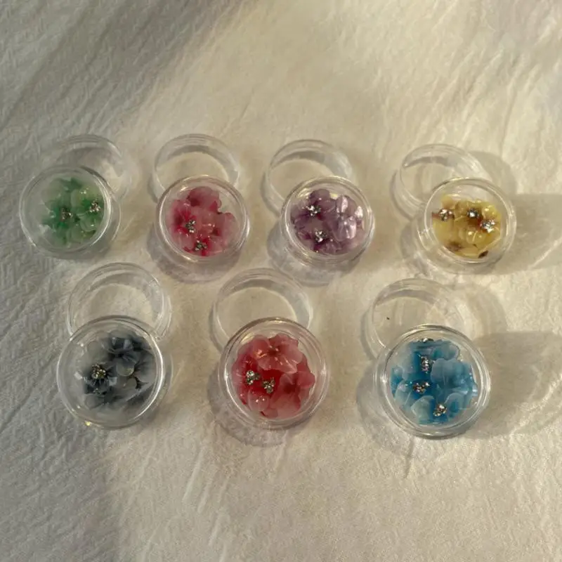 Dodaj jasne kolory Akcesoria do pielęgnacji paznokci Niełatwo uszkodzone Akcesoria Stylowe wykonane z żywicy w połączeniu z diamentami