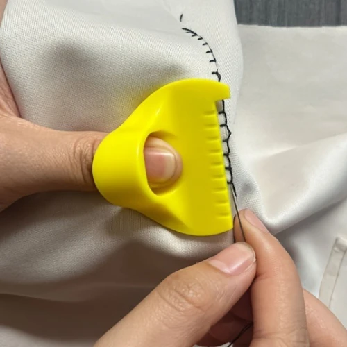 1pc Easy Sewing Guide for Beginners & Seniors - Plastic Hand Sewing Tool with 3mm Spacing for DIY Crafting