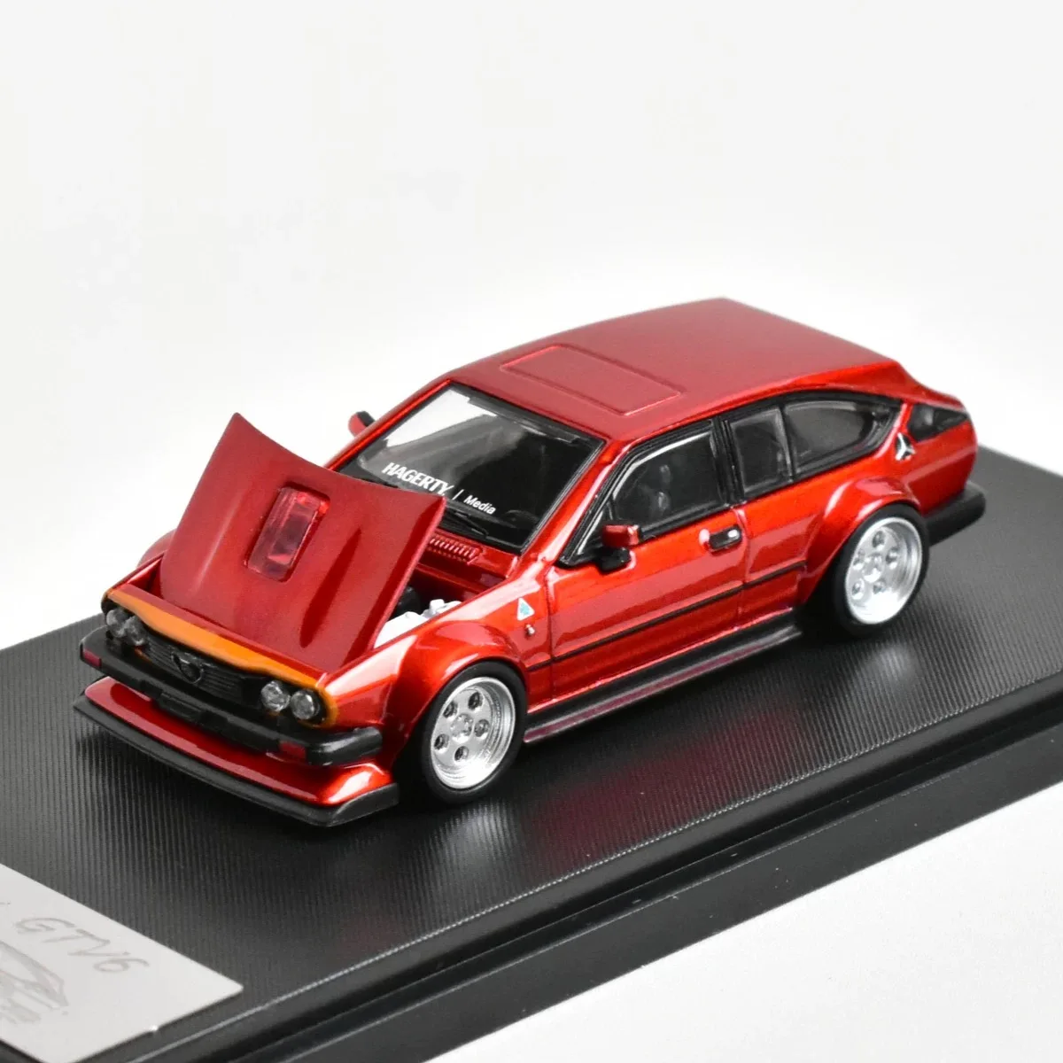 

RM 1:64 Alfa Romeo GTV6 alloy car model