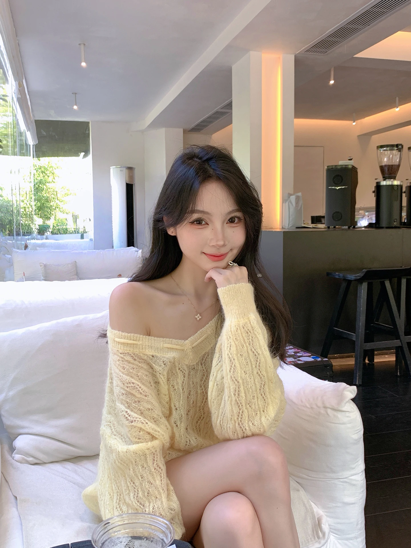 

Желтый шерстяной свитер с открытыми плечами для женщин, осенне-зимний, с асимметричным вырезом, вязаный, свободного кроя, в непринужденном стиле