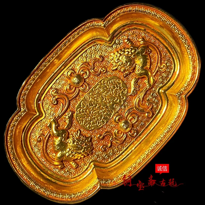 

Antique pure copper gold-plated lion tea tray holder Datang Zhenguan annual gilt plate home decoration ornament