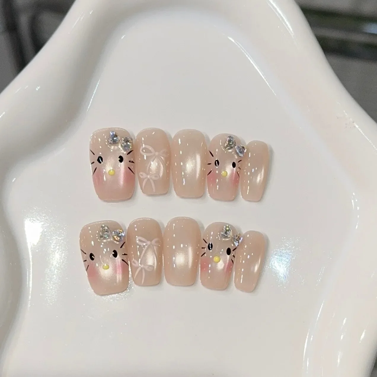 

10PCS Purple Cat Eye Medium Square Handmade Fake Nails Cute Cartoon Cat Pattern Silver French Press on Nails Artificial Nail Tip