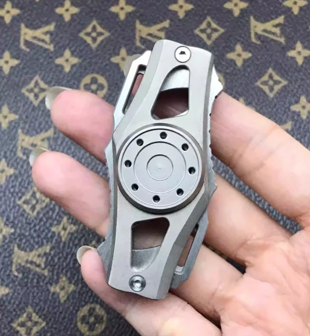 

Second-hand product EDC titanium alloy fingertip gyroscope Decompression toys