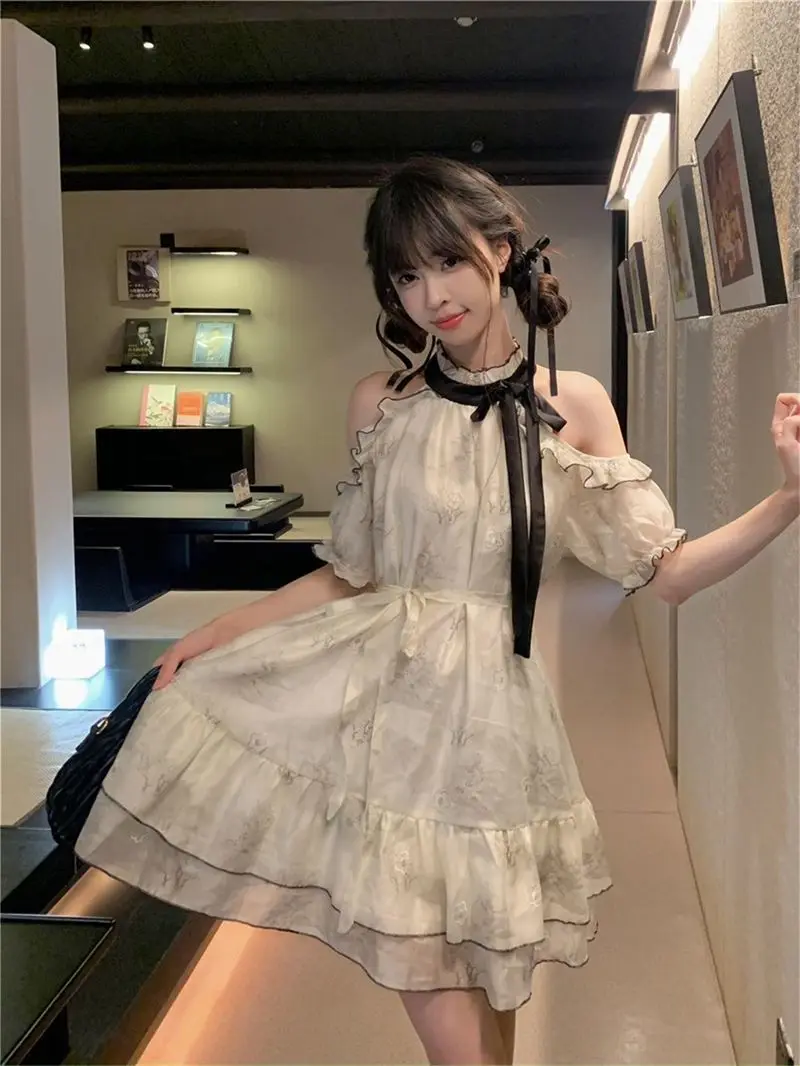 

Японское темпераментное платье с открытыми плечами для женщин, летняя плиссированная свободная утягивающая короткая юбка с рюшами и дизайном