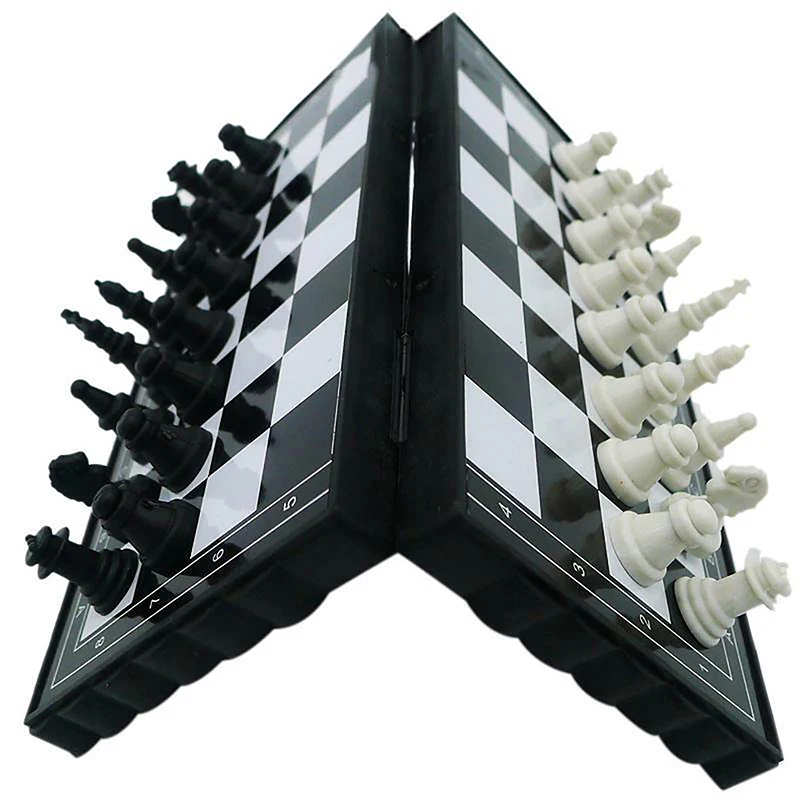 Portable Foldable Magnetic Pocket Plastic Chess Multifunctional Suitable For Party Family Activities