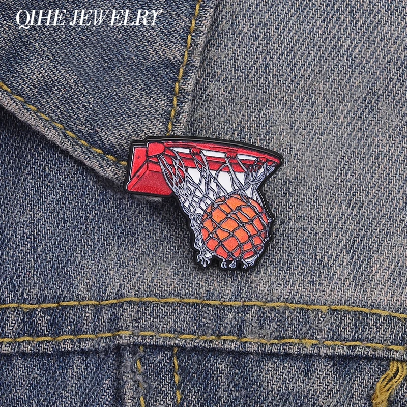 Basketball Passing Through Hoop Brooch UV Printing Pins Trendy Cool Sports Brooches Lapel Badge Clothes Jewelry Gift for Friends