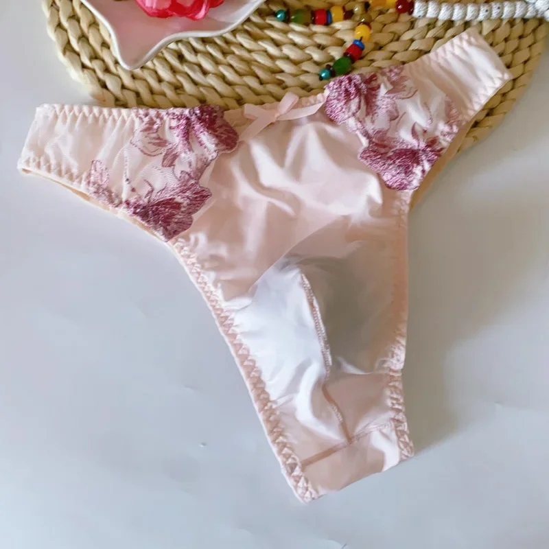 Man's Embroidered Lace Thong Sissy Cute Low Waist Bow T-back Panties Erotic Underwear BF Private Party Club Sexy Costumes
