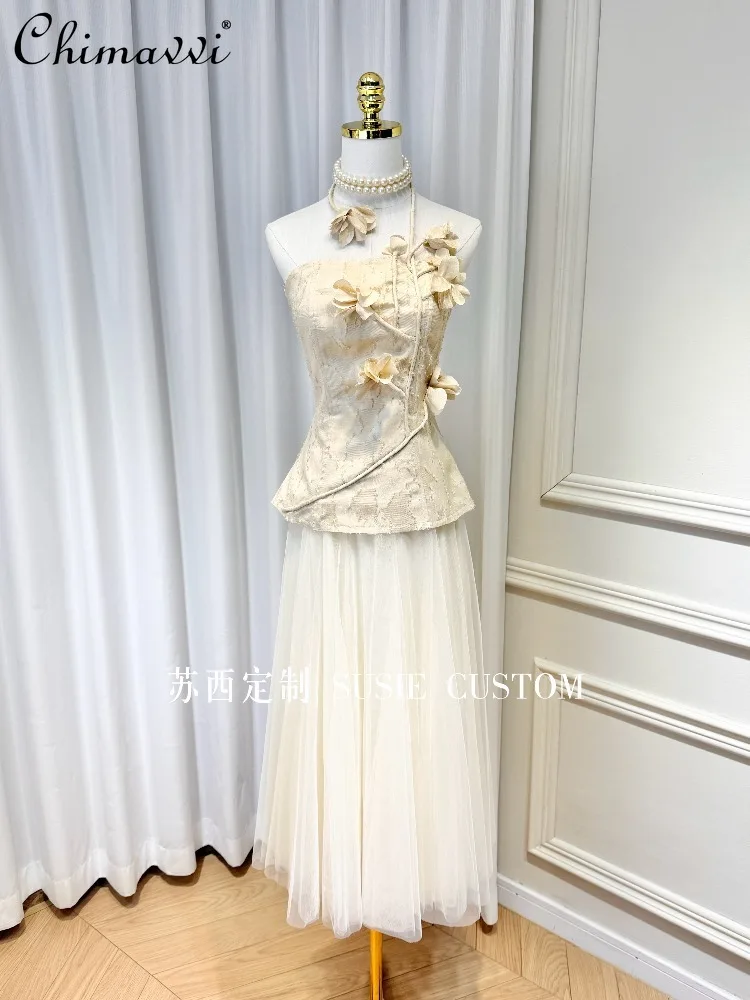 

Французские элегантные высококачественные 3D цветочные лепестки с лямкой на шее без бретелек, тонкие топы, эластичные сетчатые длинные юбки с высокой талией, комплект из двух предметов для женщин