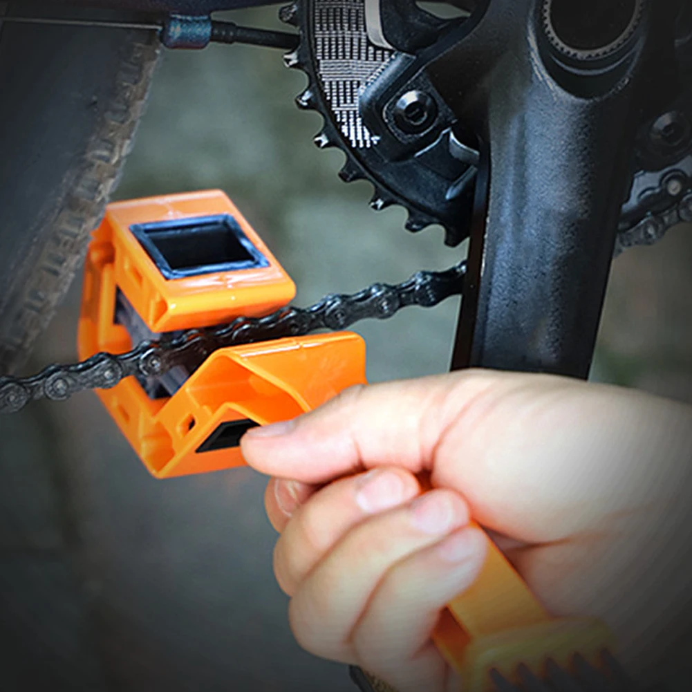 

Bicycle Chain Clean Brush Double Head Motorcycle Chain Cleaning Brush Multifunction Portable Chain Gear Cleaning Tool