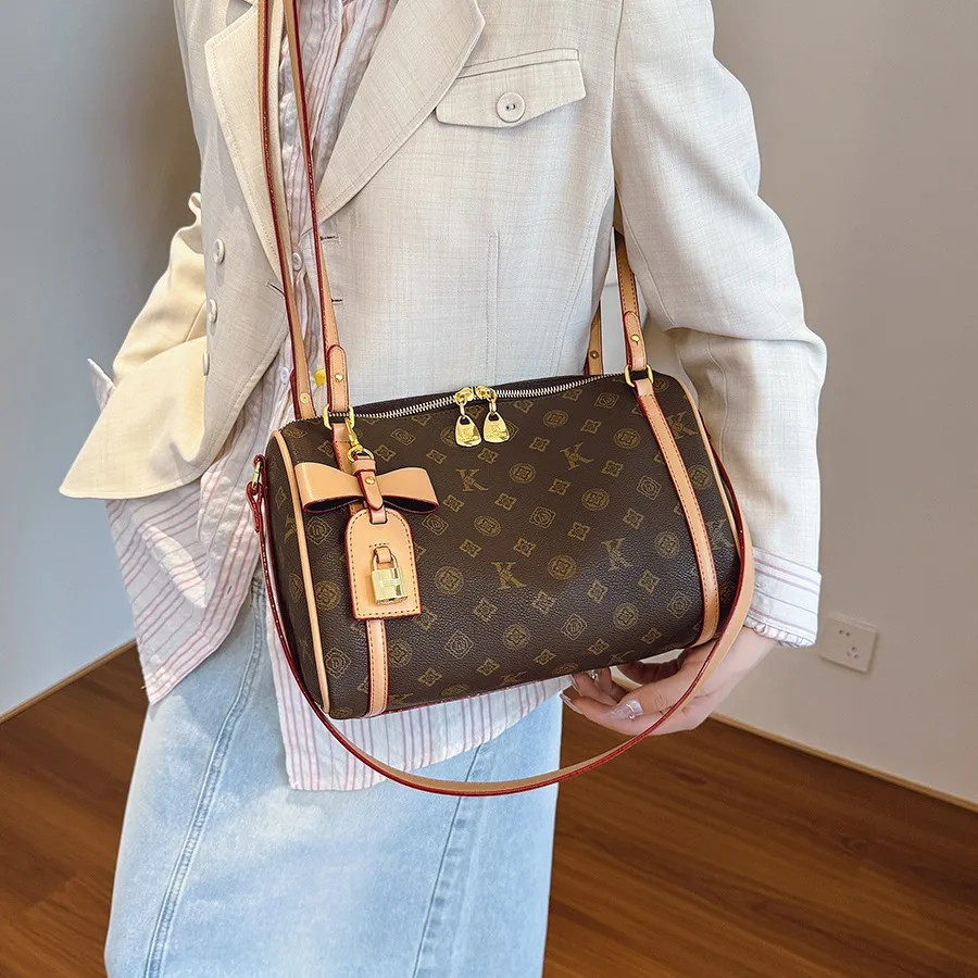 

2025 Monogram Tote Bag, Spacious Commuter Purse for Women, Autumn Shoulder Crossbody, Chic Day to Night Bag, Textured Sling Bag