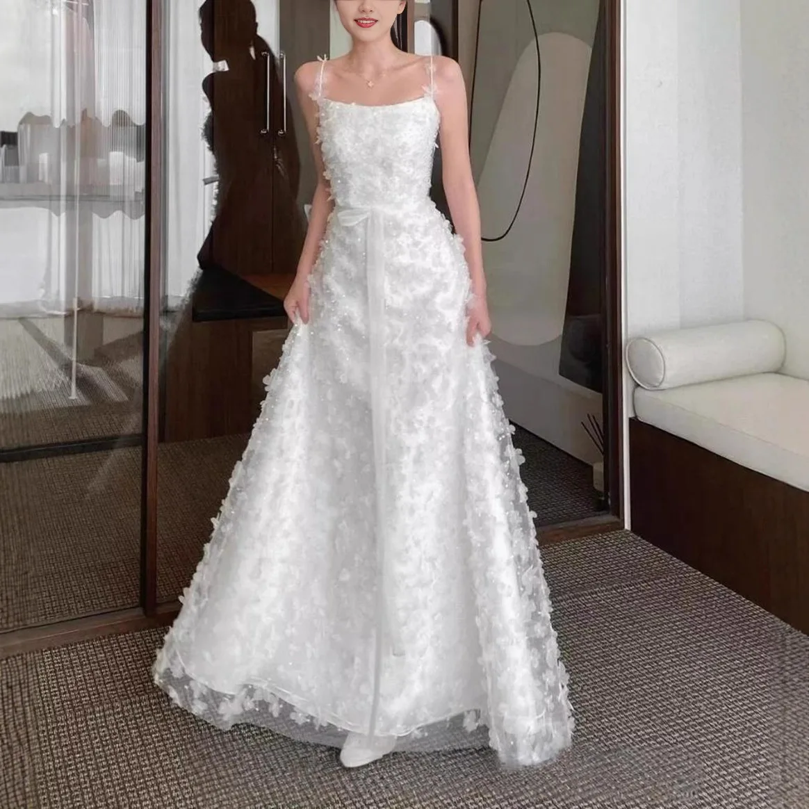 

White 2026 Light Luxury Bridal Gowns Spaghetti Straps Lace Appliques With Flowers New Elegant Wedding Dresses Vestido De Novia