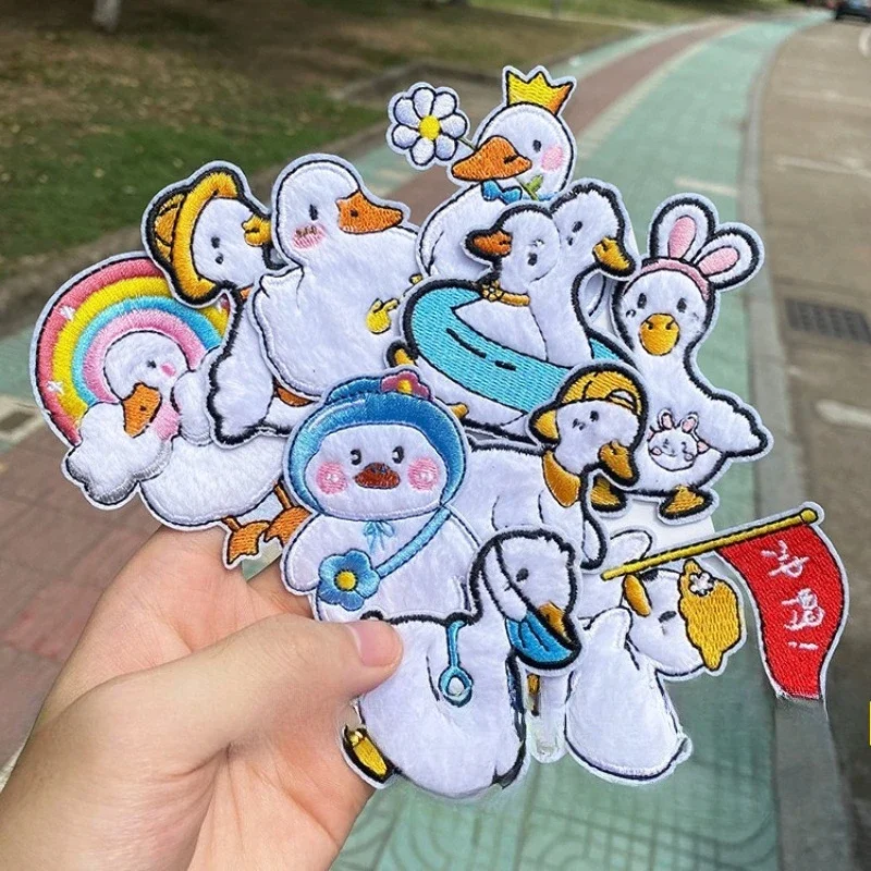 

10PCS Duckling Embroidery Cloth Sticker New Self-adhesive Bag Patch Sticker Embroidery Chapter Plush Duck Embroidery Subsidy