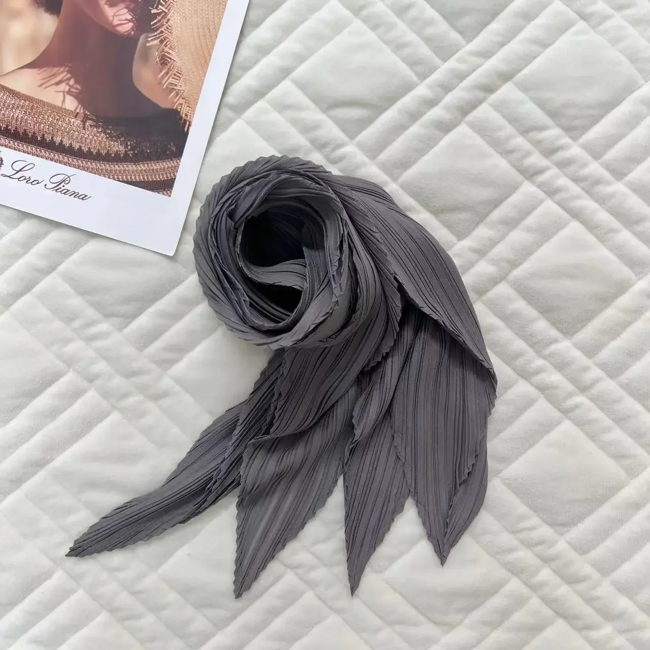 

SXZ Miyake Pleated Scarf Women's Pleats Solid Color Scarf Fashion Casual Model Scarf 160 Cm 2025 Spring New