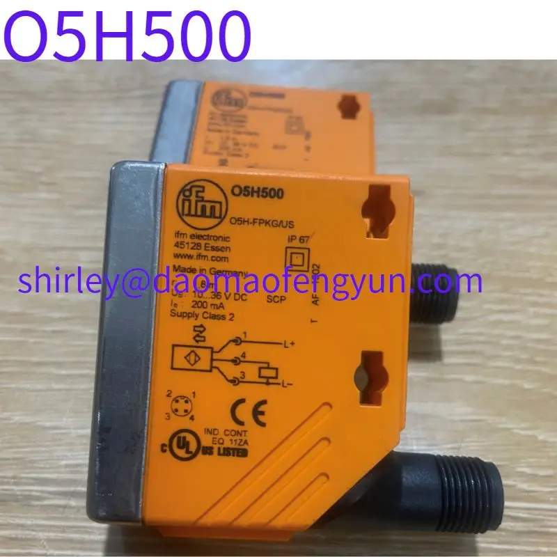 Used Original O5H500 photoelectric switch sensor