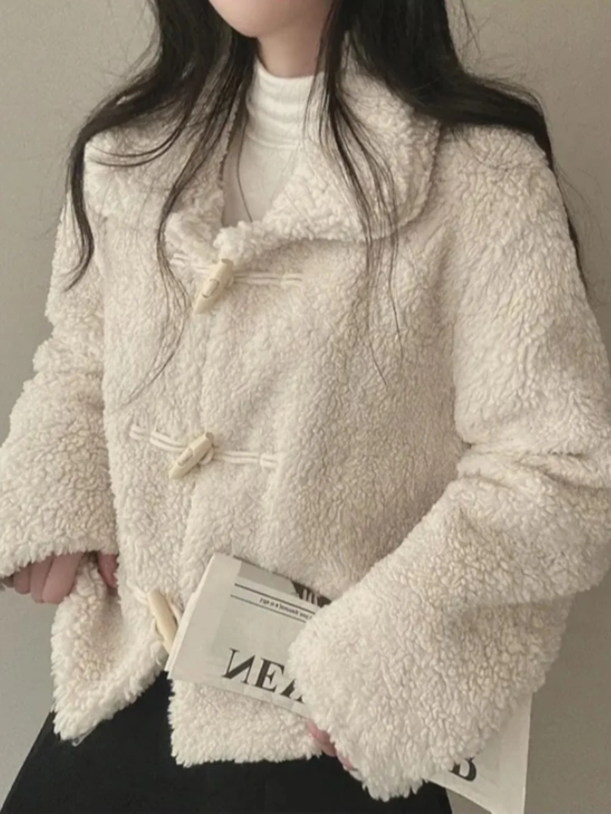 

Шикарная зимняя новинка, модный воротник на пуговицах с воротником из ягненка, теплая верхняя одежда с хлопковой вставкой