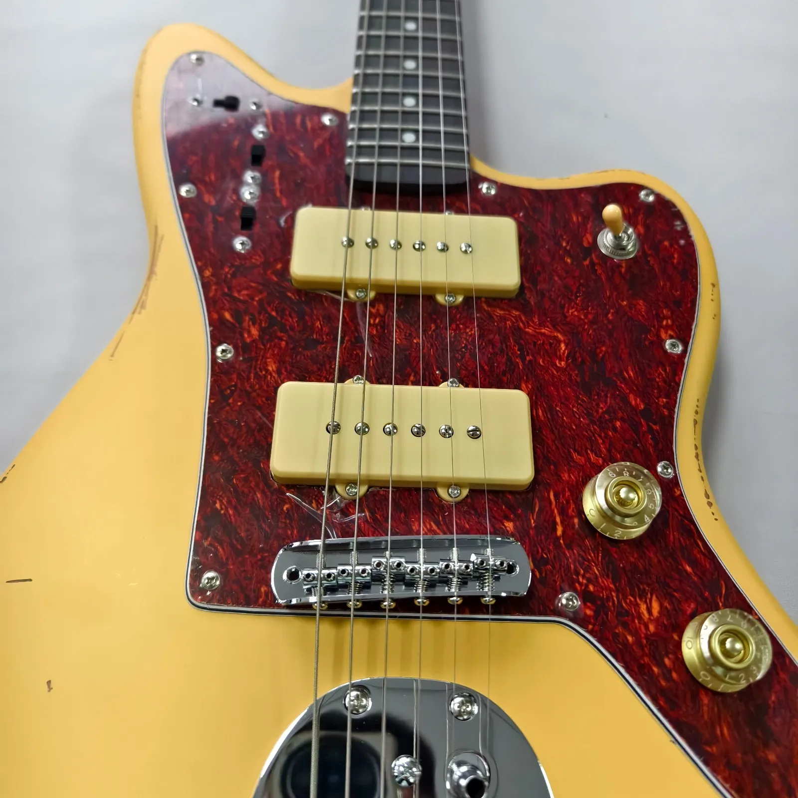 Performance Limited 60s Jazz master Yellow Chrome Hardware Rosewood Fretboard guitar