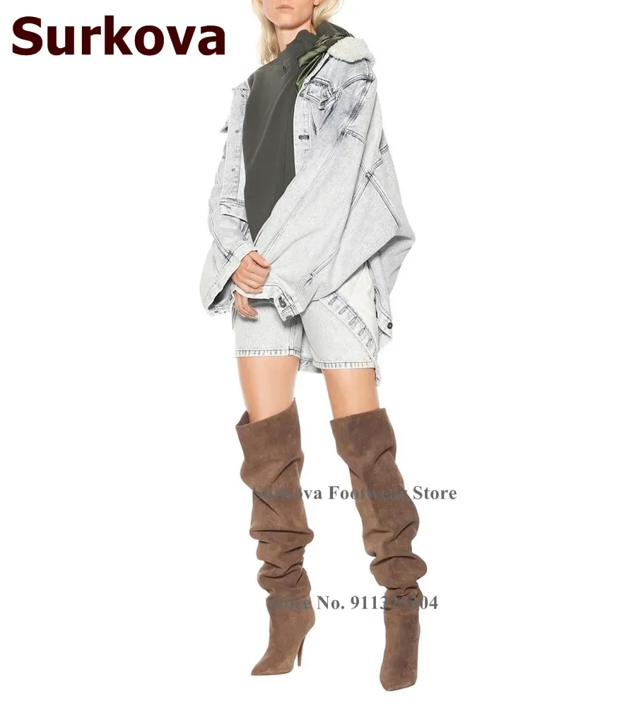 Surkova – bottes plissées en daim café pour femmes, chaussures de luxe au dessus du genou, talons hauts fins, bout pointu, cuissardes plissées