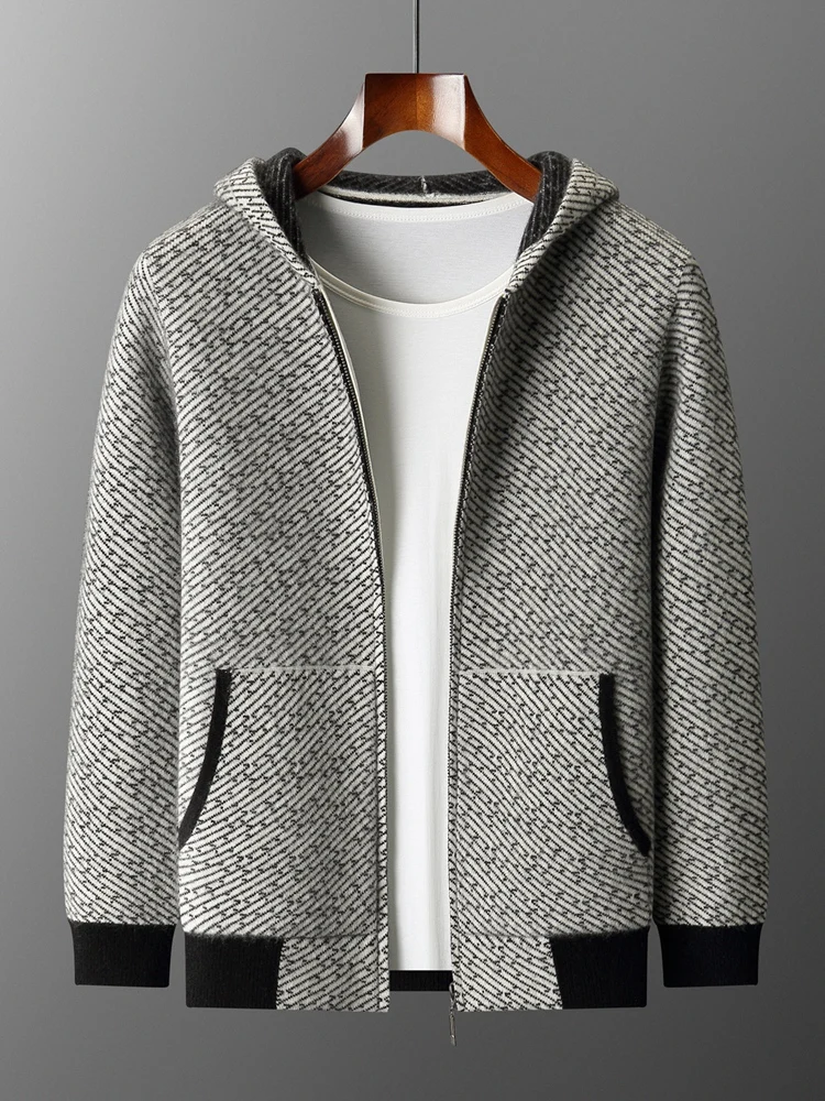 เสื้อสเวตเตอร์ถักไหมพรมขนแกะเมอริโนแท้ 100% คุณภาพสูง สำหรับฤดูใบไม้ร่วงและฤดูหนาว เสื้อคลุมคาร์ดิแกนมีฮู้ดแบบซิปสำหรับผู้ชาย เสื้อโค้ทขนสัตว์หนานุ่ม สไตล์ลำลอง ลายแจ็คการ์ดใหม่