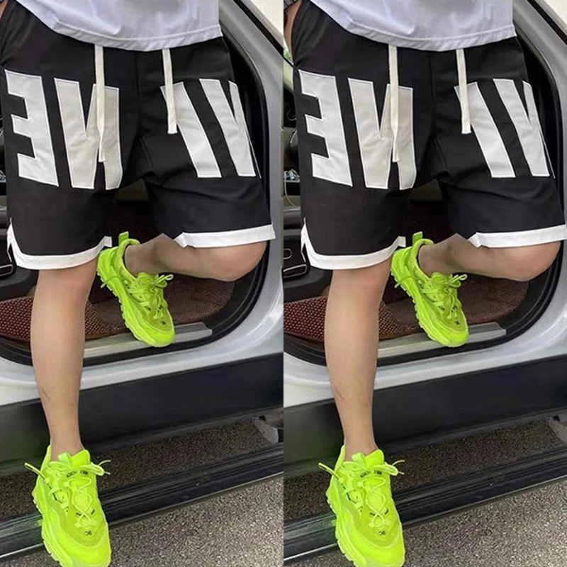 

Летние мужские повседневные шорты 2025 года в американском стиле с буквенным принтом, универсальные, легкие, до колена, для подростков