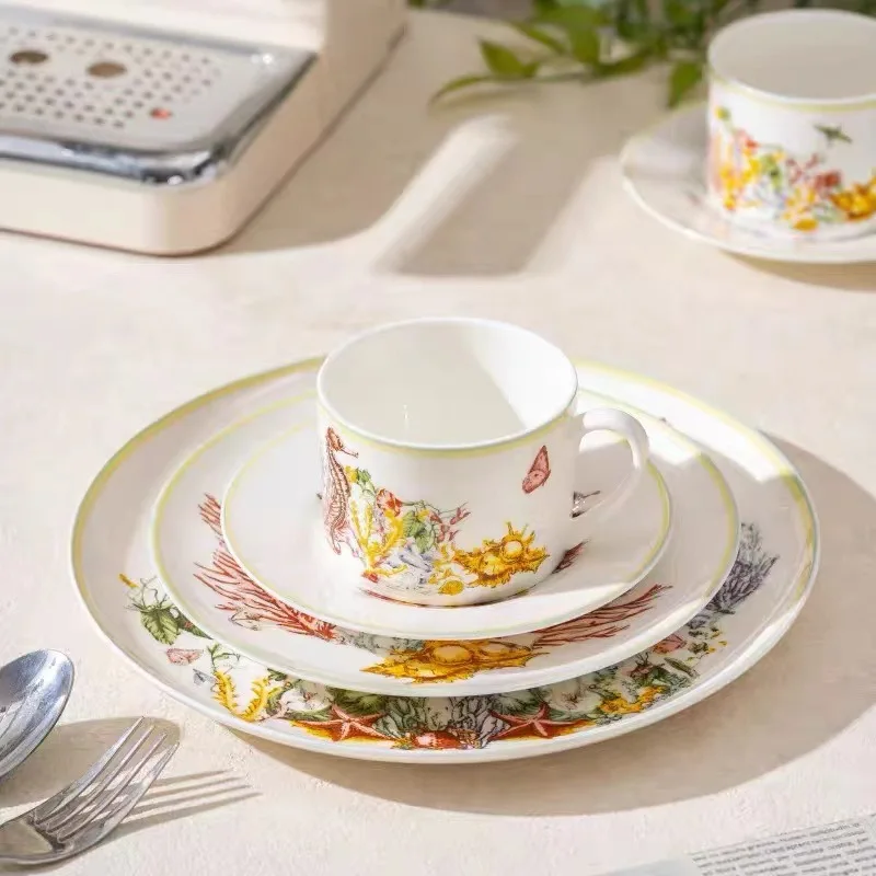 طقم فناجين قهوة صينية فاخرة على شكل عظمة أوروبية هدية إبداعية للزوجين أطباق حلوى سيراميك أنيقة لهدية الانتقال لمنزل جديد