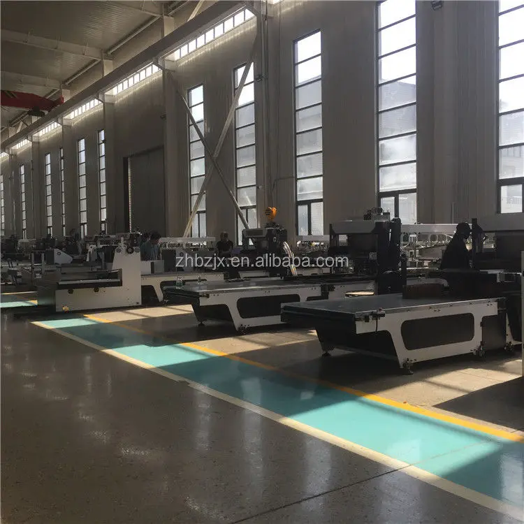 Machine d'Assemblage de Cloison de Boîte Ondulée existent