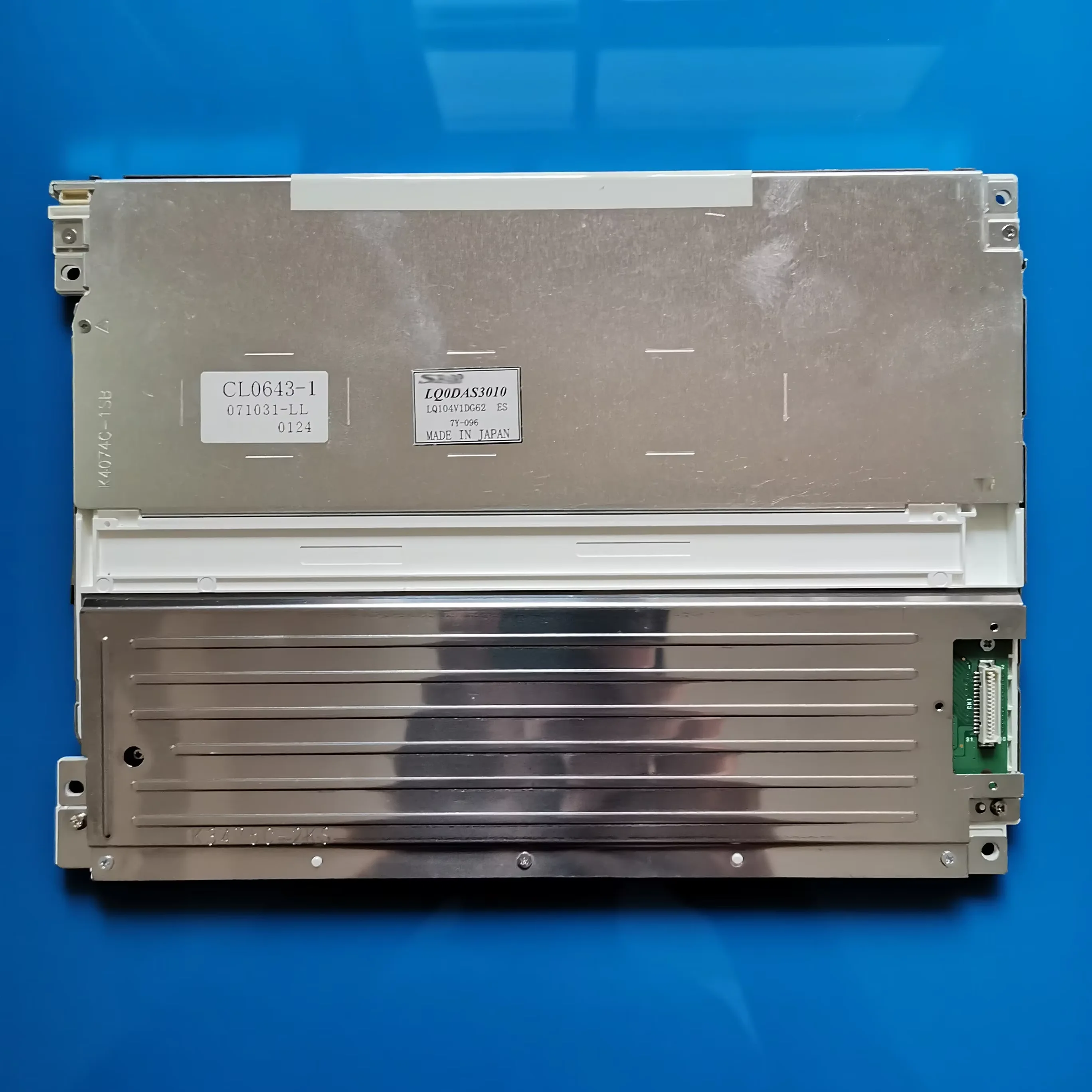 Schermo LCD touch LQ104V1DG62