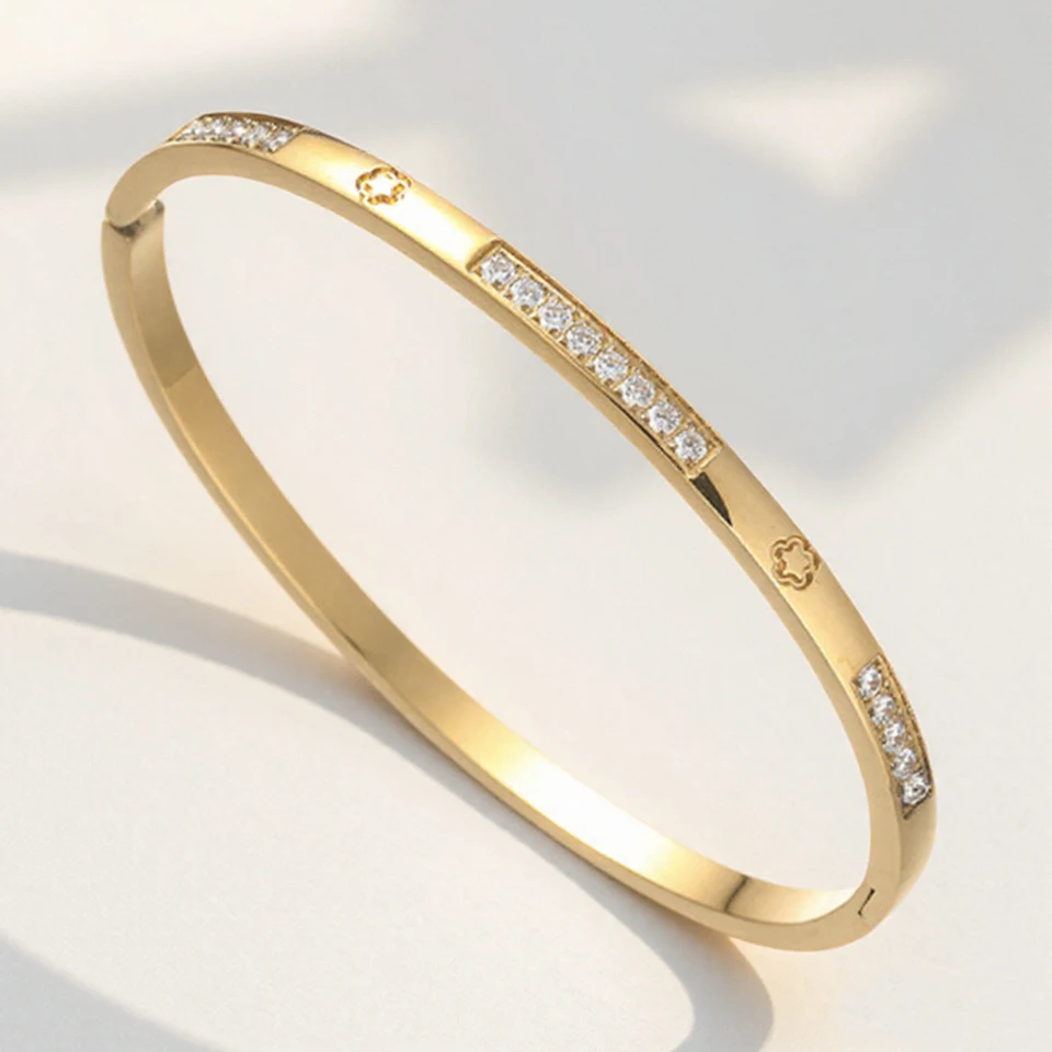 

Yupsk New Heart-shaped Flowers Zircon Stainless Steel Bracelet Bangles for Women Men Exquisite Couple Bracelets Jewelry Gift