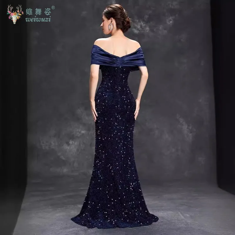 Robes de soirée de cocktail élégantes en satin bleu profond à un col avec paillettes, robes de soirée sirène coupe ajustée et épaules dénudées