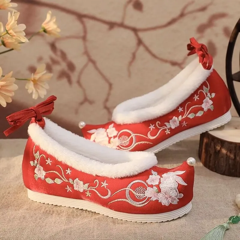 

Chinese Hanfu Embroidered Shoes Women White Red Beijing Cloth Low Shoes Winter Warm Embroidered Hanfu Shoes Plus Size 35-40#