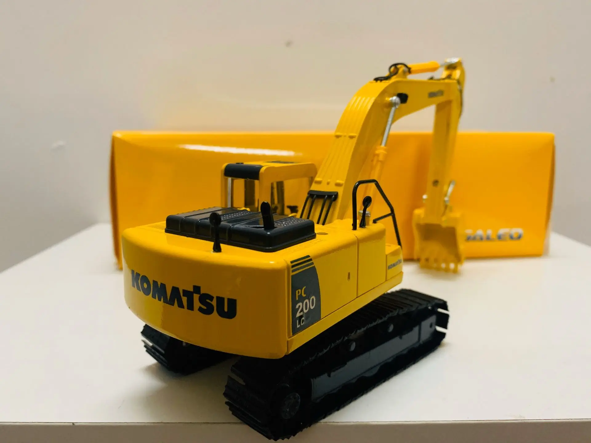 Komatsu Galeo PC200LC, экскаватор масштаба 1/43, литые модели строительной техники